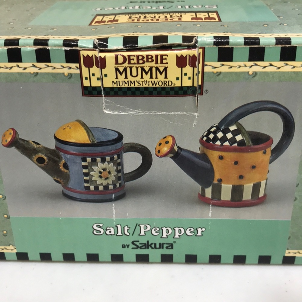 Debbie Mumm Never Used Salt and Pepper Shakers.